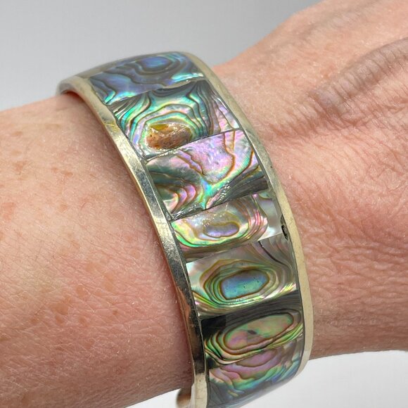Mexican Abalone Shell Bracelet - Picture 1 of 9